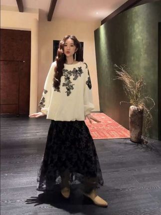 三吉黑花【簪上雪】手工贴花金银丝珠绣连衣裙#舒适休闲 #原创设计师品牌 #轻奢高级感穿搭 #独特魅力#热点宝