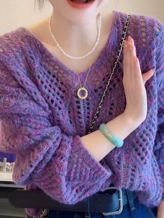 早秋新款气质长袖针织时尚宽松套头镂空V领百搭上衣#简约穿搭 #慵懒风穿搭 #时髦穿搭 #上衣穿搭 #时尚穿搭分享