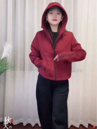 2025秋季新款时尚防风短款收腰连帽风衣工装韩版休闲外套女#今日穿搭 #冲锋衣 #户外穿搭 #高级穿搭 #女装穿搭