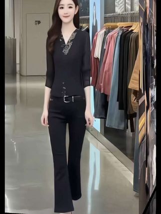 高腰显瘦牛仔裤女款微胖大码时尚遮肉八分微喇裤#牛仔裤穿搭 #时尚气质穿搭 #个性穿搭