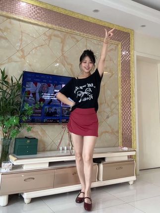 防走光的小短裙😌 2025 新款夏季蜜桃显身材健身跑步抽皱户外防走光性感短裙#防走光短裙#百搭好看显腿长#小个子穿搭#质感好很舒服#短裙