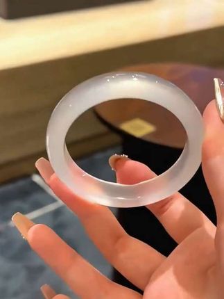 马料玛瑙手镯香槟金手镯天然玉石高冰玉镯 #天然玛瑙玉髓手镯 #香槟玛瑙玉髓手镯 #玉镯 #手镯 #礼物