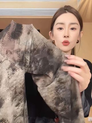 #谁穿谁好看 #穿出自己的风格 #气质穿搭 #长袖t恤 #今天穿什么