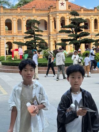 释古而通今,知晓过去而不惧未来,昨日的镇南关,今日的友谊关,愿和平常存,盛世常在.#亲子日常