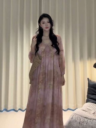 超级温柔的氛围感小裙子 #温柔穿搭 #早秋穿搭