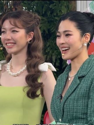 lingorm的grab活动,我愣是把这衣服看顺眼了。 #lingorm #Linglingkwong #邝玲玲 #ormkornnaphat #grab