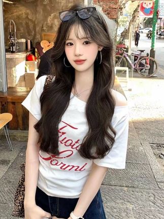 #今日穿搭 #高级感穿搭 #小众穿搭分享 #斜肩上衣 #今日分享穿搭
