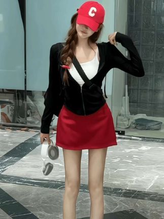 #我要上热门 超好看的~防走光西装双侧拉链开叉包臀#半身裙 柔软舒适又百搭 上身超舒服~#ootd穿搭 #谁穿谁好看 #夏天该有的样子 @DOU+上热门 @DOU+小助手