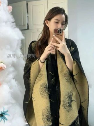 #披肩围巾 #披肩斗篷#老钱风穿搭 #优雅气质 #慵懒风穿搭