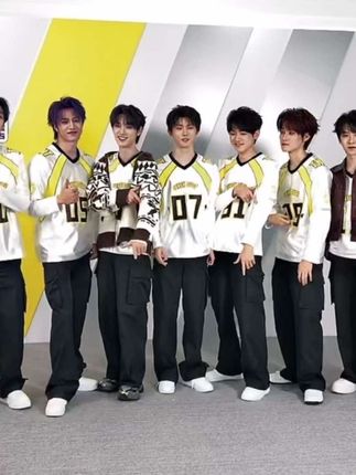 SDG时代少年团战至巅峰直播完整版,今晚的总决赛加油! #时代少年团 #战至巅峰 #马嘉祺丁程鑫宋亚轩刘耀文张真源严浩翔贺峻霖 #上热搜 #战至巅峰总决赛