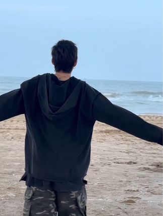 海边丘.比.特一下🌊
#一起看海 #抖音星打卡