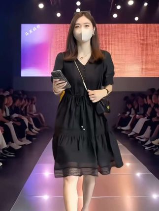 #时尚女装穿搭@DOU+小助手