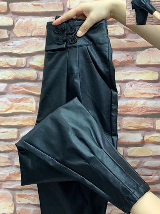 #简约大气 #洋气上档次 #休闲裤 #皮裤#裤子@DOU+小助手 🔥🔥🔥