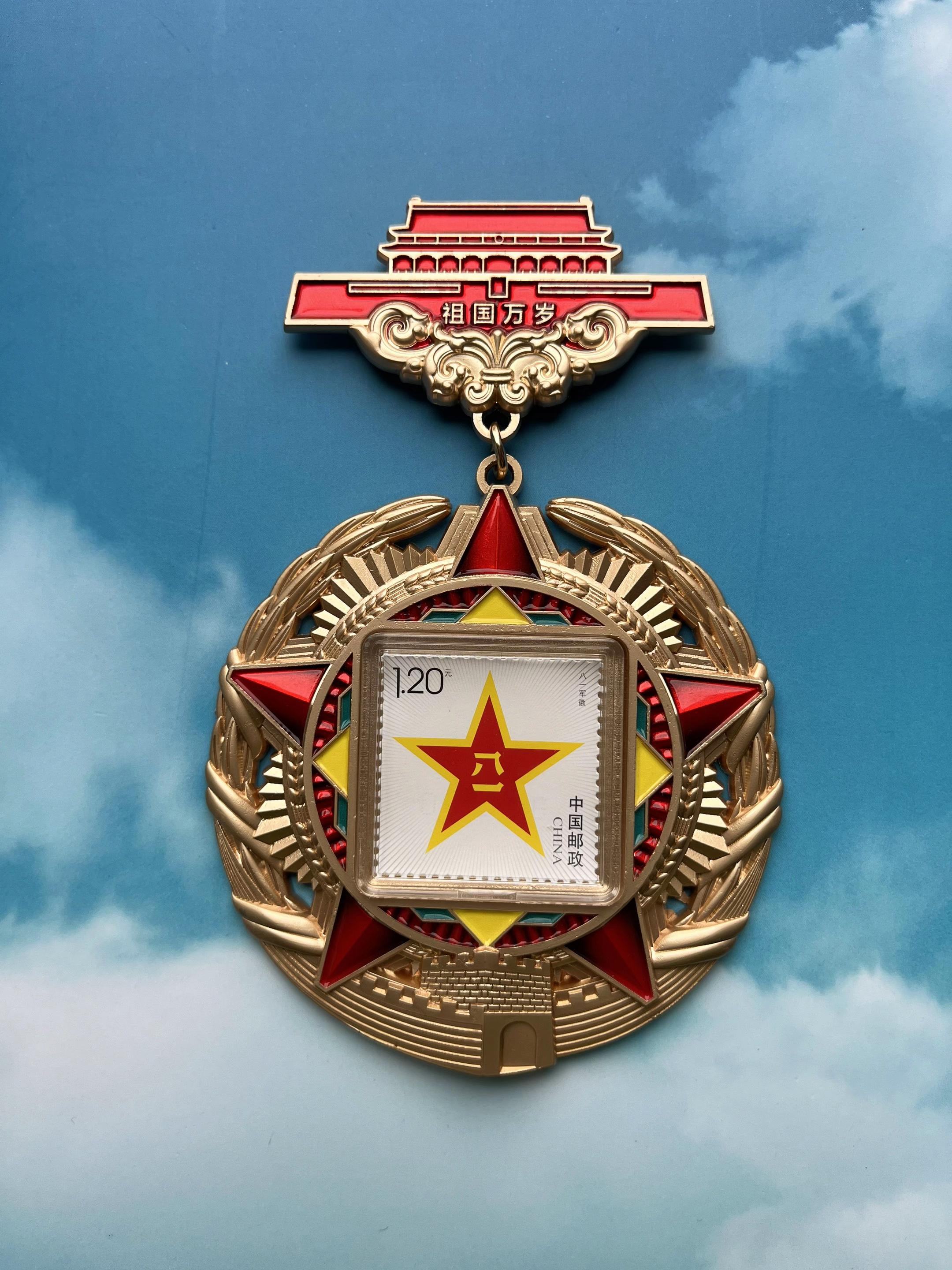 这就是外国人永远理解不了的,独属于中国人的浪漫,这一刻如果信仰有颜色,那一定是中国红!#致敬 #爱国 #中国红 #五星红旗
