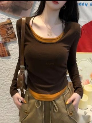 【6-8运补】2025秋款撞色假两件打底衫女辣妹上衣百搭T恤+白色圆领#打底衫#时尚穿搭 #时尚街拍美女 #长袖t恤 #打底衫