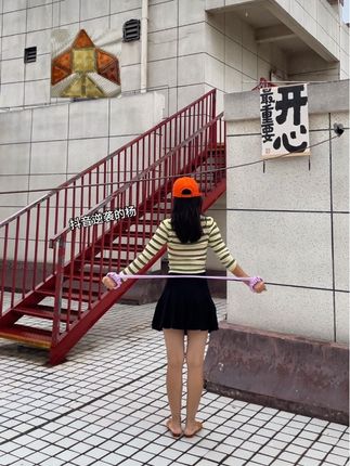 回复 @fυℓℓ мσσи的评论 这玩意儿真的好使!刷到赶快练起来!别又在床上碰到两下#居家锻炼#开肩美背拉力器#少女背#背薄一寸年轻十岁