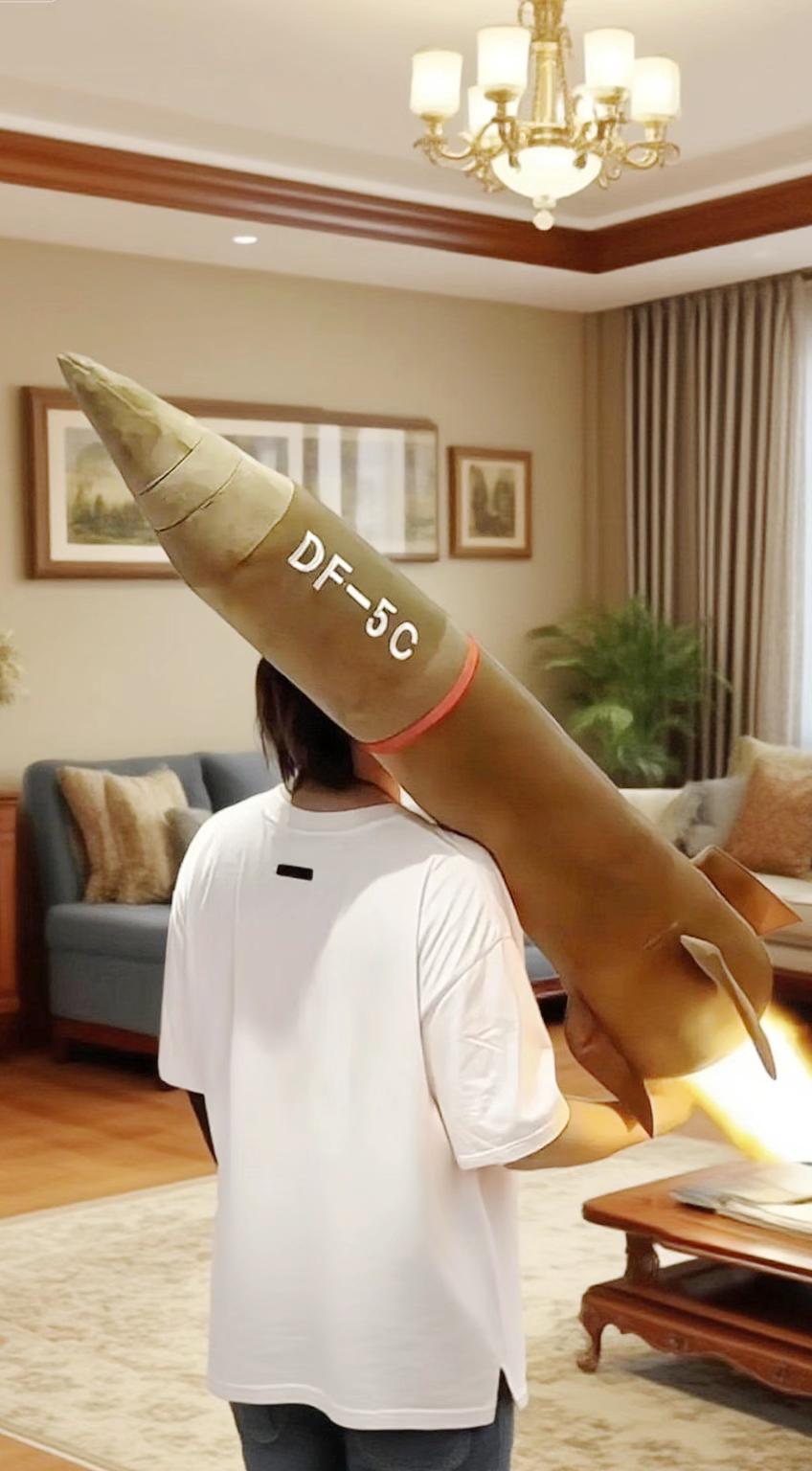 最有安全感的抱枕#东方5C#东风5c打击范围覆盖全 球#@抖加🔥上热门🔥dou+🔥热点宝