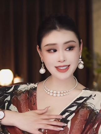 #珠珠耳环 #银针耳饰 #名媛 #富家千金穿搭 铜合金仿珍珠耳饰 Y.M“富家千金”超闪精致名媛气质百搭耳环