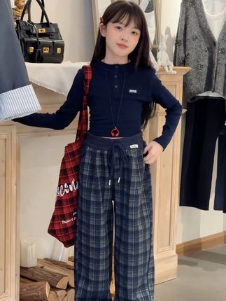 今年爆火的大格子裤,一定要给女儿安排试试看!#藏肉显瘦穿搭 #爱了爱了 #显瘦显高 #减龄气质 #源头实力厂家