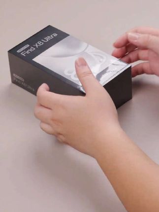 OPPO Find X8Ultra是OPPO于2025年4月10日发布的智能手机,采用高通骁龙8至尊版处理器,配备6100mAh电池,支持100W有线和50W无线超级闪充。该机搭载2K钻石屏,拥有居中圆形相机模组和直角边框设计,后摄包括5000万像素主摄、超广角、3X和6X潜望长焦镜头,首发OPPO LUMO凝光影像技术。提供粉色、月光白等配色。#oppofindx8ultra #OPPO #OPPOfind #OPPOfindx8 #oppofindx8ultra