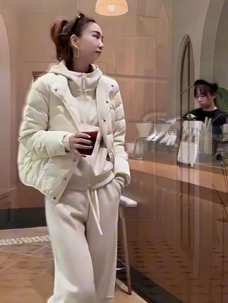 #时尚气质穿搭 #穿出自信穿出美丽 #潮流时尚穿搭 #减龄显瘦穿搭 #休闲慵懒风穿搭