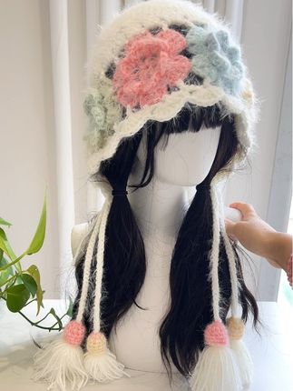 大家觉得一根流苏好还是两根 #我的手工作品 #手工钩织帽子 #毛线钩织 #创意手工 #帽子控小姐姐