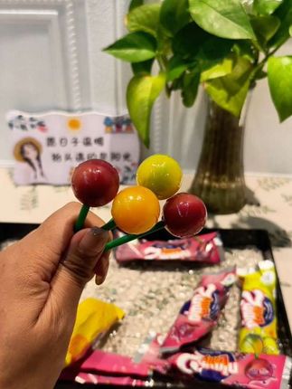 #二宝棒棒糖 德国原装进口,不添加任何色素,用的都是真实水果制作,酸酸甜甜的,可以给孩子放心吃。#这也太好吃了 #糖果 #棒棒糖