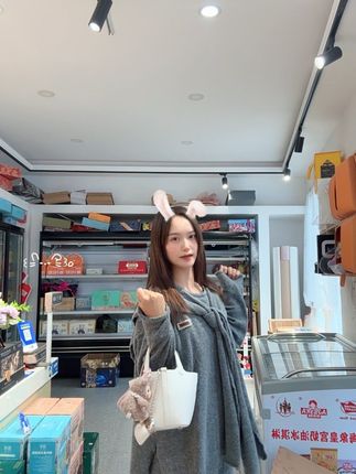 #爱了爱了 #今日分享 好物分享呀宝们 这个包包容量超大我每天塞满了它😅#日常搭配