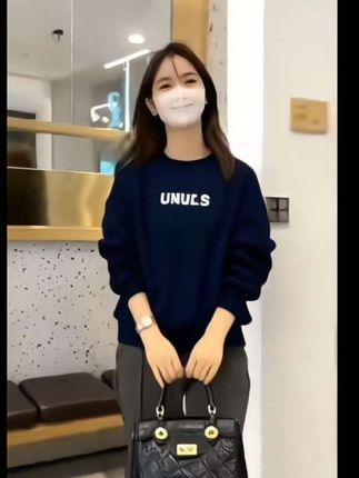 2025秋冬季加绒加厚新款圆领卫衣女韩版宽松休闲减龄显瘦印花上衣#早秋显身材平价上衣合集 #通勤搭配 #女装穿搭 #时尚气质穿搭 #上衣穿搭