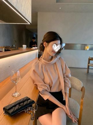 高级感蝴蝶结领灯笼袖衬衫女秋季新款法式温柔感气质通勤上衣女#高级感穿搭 #甜美穿搭 #优雅气质 #温柔穿搭 #洋气小衫