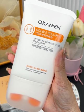 日常护肤不能光敷脸,颈部保养同样重要,这款颈霜自带按摩轮,按摩好吸收,脖子光滑又细腻#颈霜#颈霜推荐 #护肤好物