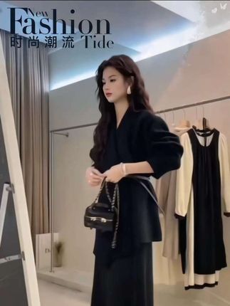 御姐轻熟风穿搭套装女高级感别致长袖开衫外套+高腰中长款半身裙#韩系穿搭 #小个子显高显瘦穿搭 #时尚气质穿搭 #高级感穿搭 #秋冬穿搭 @DOU+上热门 @热门小助手