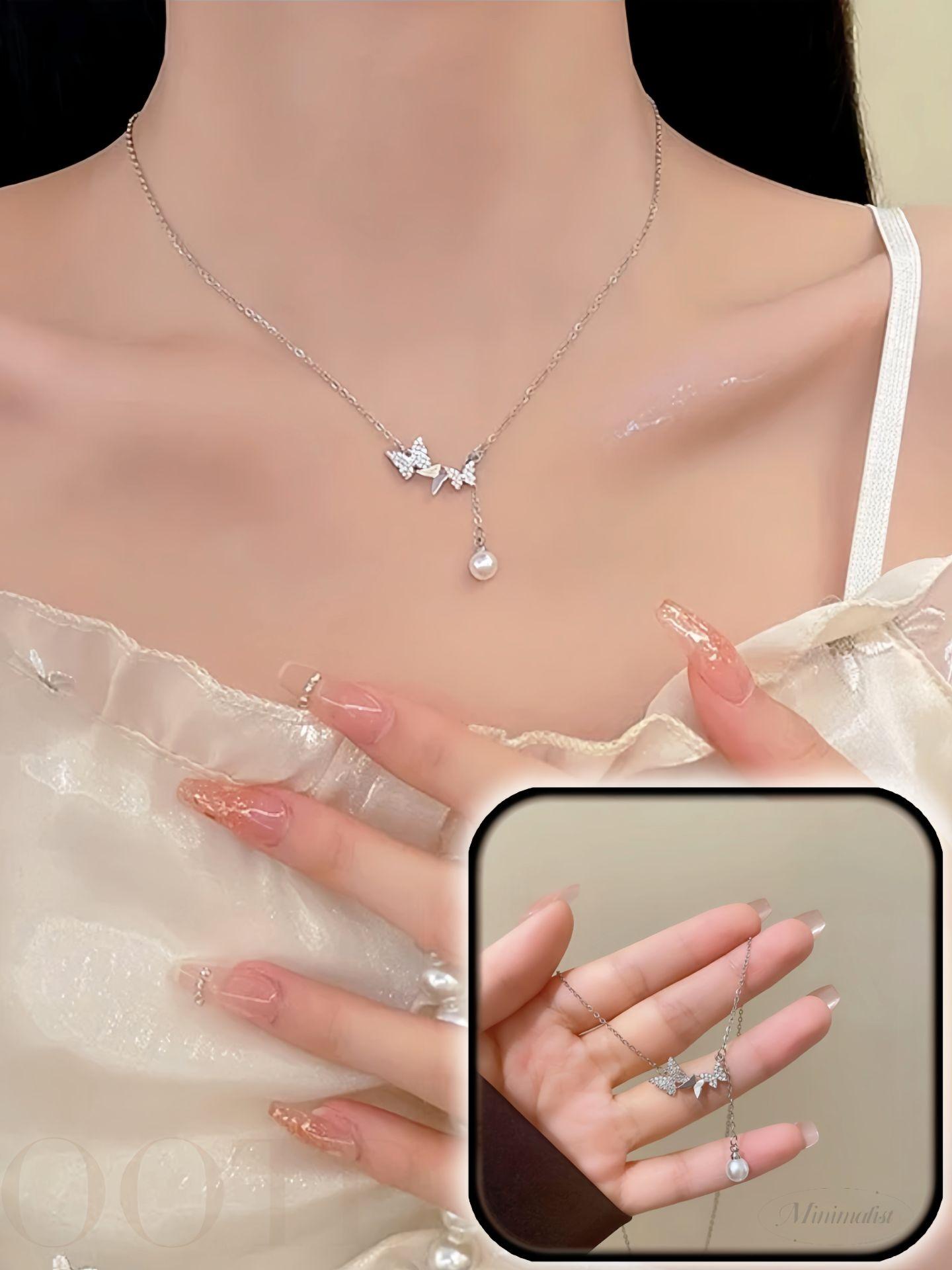 这是仙女的本命项链吧!谁的脖子空空滴,我超爱这条❤️ 闪闪的蝴蝶刚好落在锁骨间尊滴好温柔✨🦋 修饰颈部线条纯欲感满满💖🦋#项链 #蝴蝶项链 ##饰品就要blingbling #潮流饰品 #仙女项链