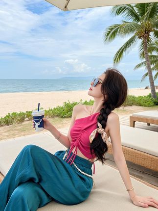 夏天没胃口的时候,就需要这种香辣开胃的东西来拯救啊~ 开袋即食对懒人来说简直是福音,不用处理海鲜、不用开火,拆开就能炫,想想都觉得爽!里面海鲜种类多的话,一口一个不同口感,鲜辣劲儿一上来,米饭都能多吃两碗!你已经试过了吗?好吃的话我也赶紧去囤点~#麻辣全家福 #美食分享今日美味