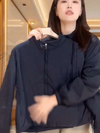 #萱贝纯黑色简约百搭长袖上衣女2025秋季新款宽松时尚显瘦短外套女装穿搭 #时尚气质穿搭 #外套穿搭 #早秋不费力显身材上衣平价合集#早秋贵气感穿