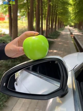 萌趣仿真苹果水果汽车摆件,电动车内车载中控台摆件,大屏导航装饰品。#汽车好物 #车品好物分享 #好物推荐分享 #热点小助手