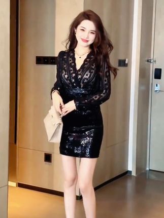 #连衣裙穿搭 #时尚女装 #气质女神 #谁穿谁好看系列 #新款上新