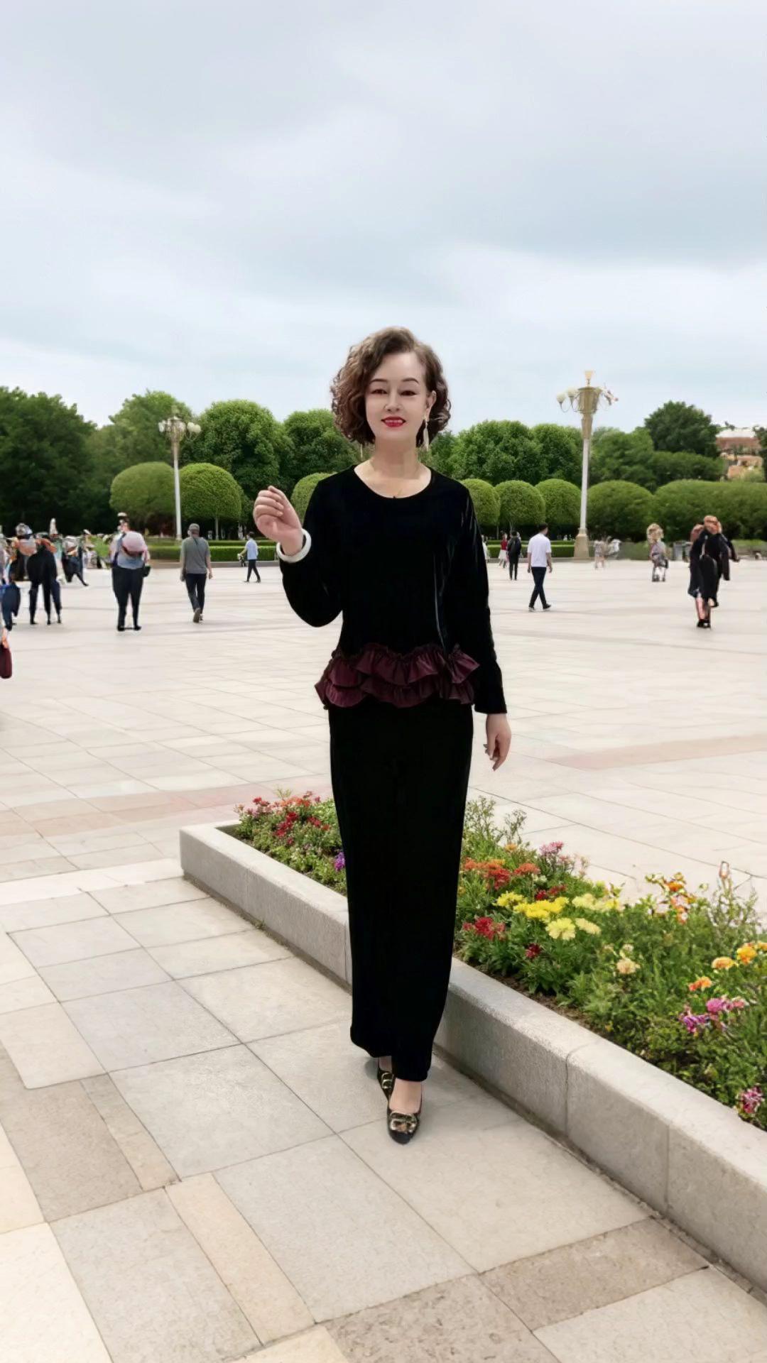 #秋款套装 #丝绒套装 #面料柔软舒适 #休闲穿搭 #国风古韵
