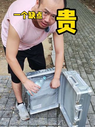 行李箱的大满配,正真的干湿分离,只有一个缺点,就是贵#拉杆箱 #行李箱 #旅行箱 #拉杆箱源头 #拉杆行李箱