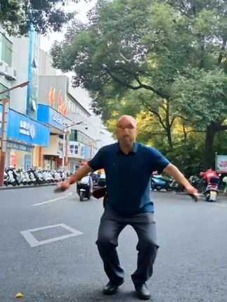 学做弓箭手,纪录美好生活 ,记录我的旅游足迹 !
