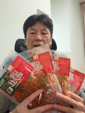 真的是辣到喷火#零食 #追剧小零食 #零食分享