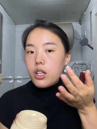 秋冬天到了,这款羊奶霜真的是太好用了。瞬间爆珠,补水保湿绝绝子。#护肤品推荐 #羊奶霜 #护肤好物