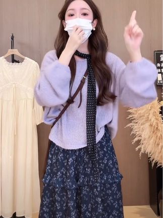 秋季气质温柔风慵懒风松弛感毛衣上衣+高腰松紧碎花半身裙两件套#秋季新款 #温柔风穿搭 #甜美女孩 #两件套 #时尚百搭