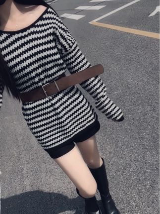 心情,留给懂你的人;感情,就给爱你的人;不是所有 的人,都知道你的心情,也不是所有人都对你笑,#穿搭#小个子穿搭 #每日分享 #显瘦穿搭 #今天穿什么