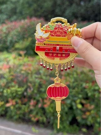 每次打开冰箱,都像重温在天安门广场的那一抹红,把这份独属于北京的情怀,牢牢“钉”在生活里~#北京纪念品 #冰箱贴收藏 #旅行回忆