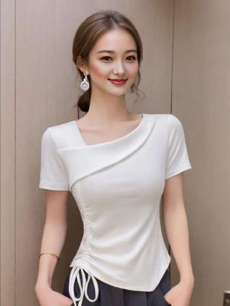 2025夏季新款性感白色不规则领口白色短袖T恤女内搭显瘦体恤上衣#短袖推荐 #夏季新品 #女装穿搭 #夏季新款女装 #t恤穿搭 @DOU+小助手