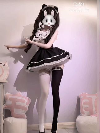 作为小县城少数玩网的人 我的眼里总是透露出同龄人无法理解的忧郁… #djosama #卡点舞 #慢摇 #高跟鞋卡点 #萌妹