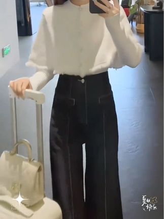入秋一整套女装2025新款韩版设计感气质假两件上衣牛仔裤两件套潮