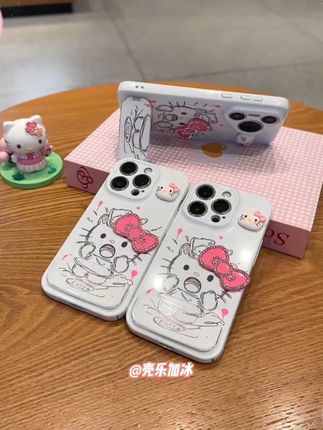 谁能拒绝这个可爱的kt猫呢,立体的蝴蝶结和小猫真的超有质感呢,支架还能当补妆镜~#爱了爱了 #也太可爱了吧 #手机壳 #这个手机壳真的长在我心巴上了 #快分享给你的好友