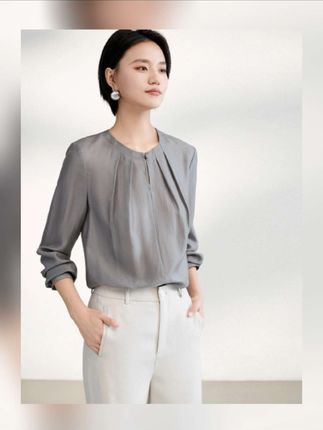 IHIMI/海谧2025春新款舒适女式休闲衬衫设计感领口衬衣#高级感穿搭 #优雅气质 #时尚气质穿搭 #潮流时尚穿搭 #穿出自信穿出美丽做一个精致优雅的女人